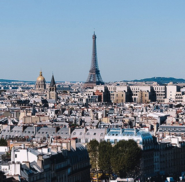 Pour profiter de la richesse culturelle de la capitale française, voici une petite plongée dans l’histoire de quelques-uns des plus beaux monuments historiques parisiens !