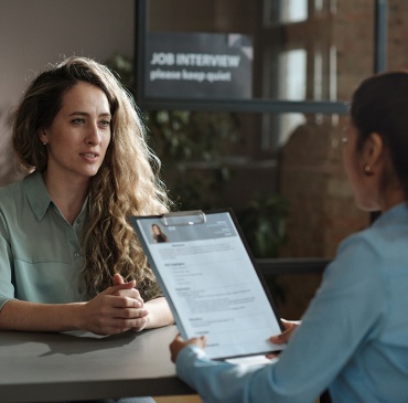 Entretien professionnel en anglais entre deux femmes
